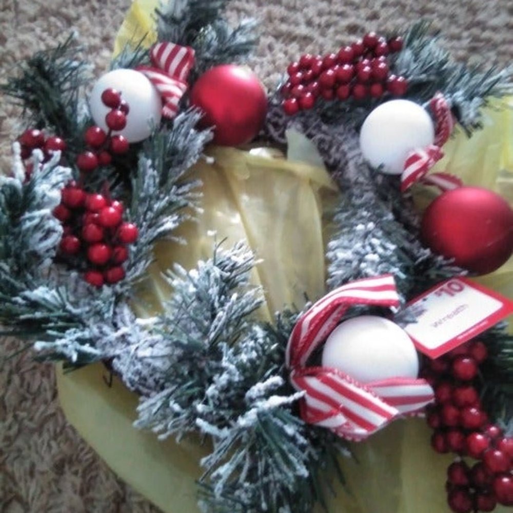 Bundle LOT NEW Wreaths Tags Attached Very Pretty-